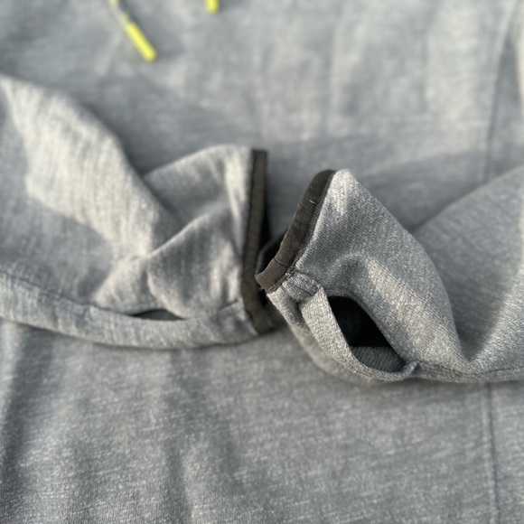 The North Face Women’s Cowl Funnel Neck Sweatshirt - Picture 3 of 9